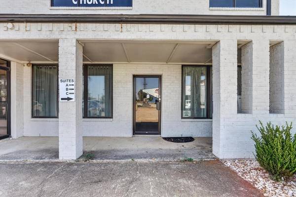 200 E Main Street #D, Crowley, TX 76036
