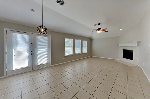 437 Sandy Creek Drive, Fort Worth, TX 76131