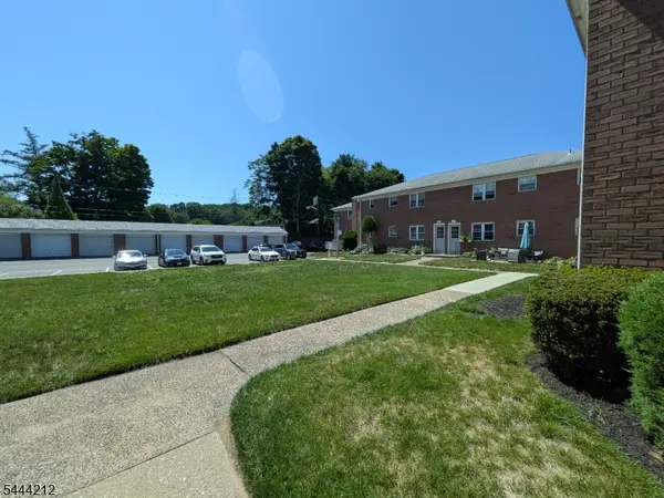 43 Manchester Ct, Wayne Twp., NJ 07470