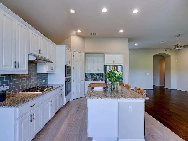5117 Texas Bluebell DR, Spicewood, TX 78669