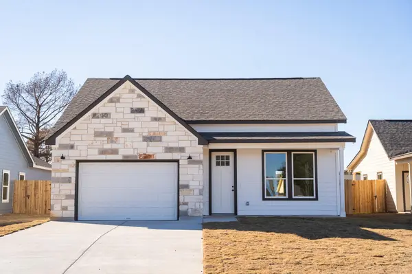 313 String Prairie WAY, Smithville, TX 78957