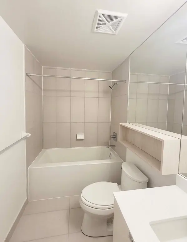121 Lower Sherbourne ST #946, Toronto C08, ON M5A 0W8
