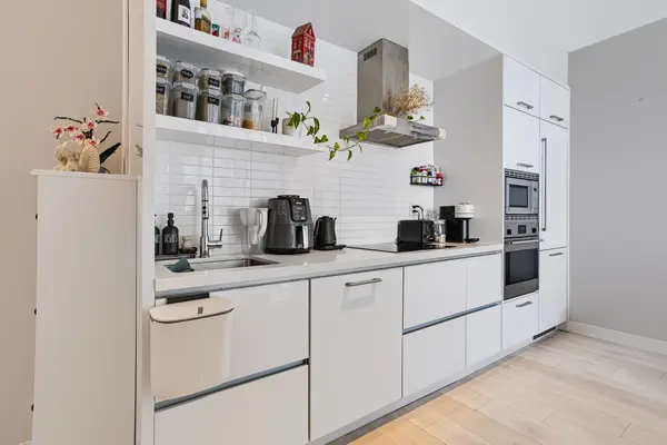 2221 Yonge ST #4207, Toronto C10, ON M4S 2B4