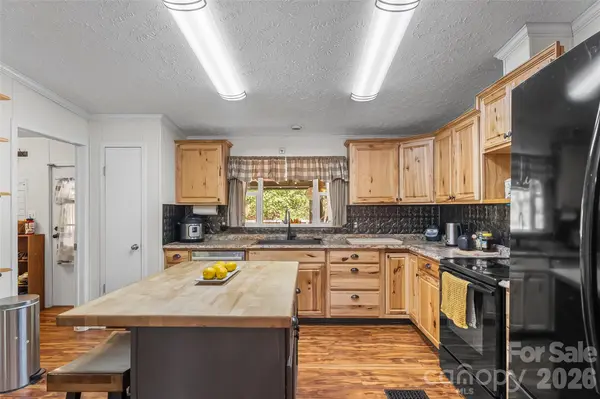 245 Merry WAY, Clyde, NC 28721