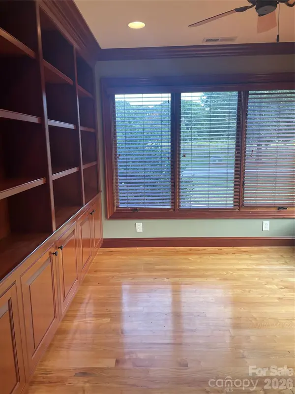 3842 Sherrills Ford RD, Salisbury, NC 28147