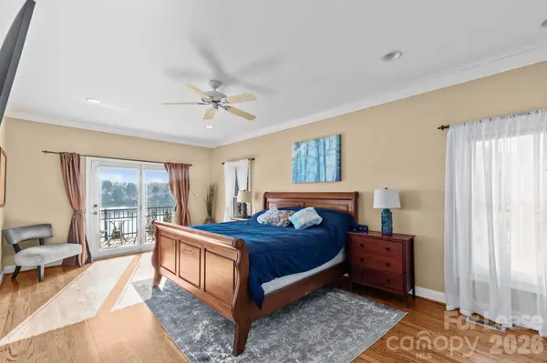 121 Pleasant Point DR, Hickory, NC 28601
