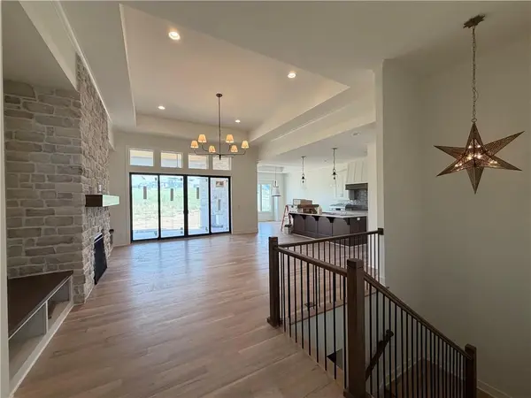 25510 W 114th TER, Olathe, KS 66061