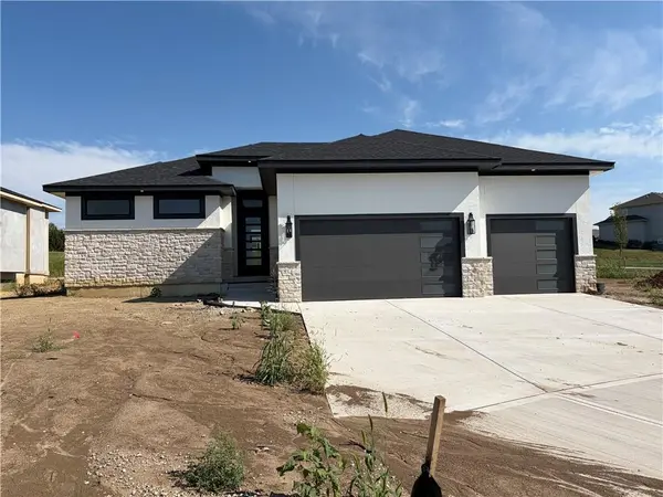 25510 W 114th TER, Olathe, KS 66061