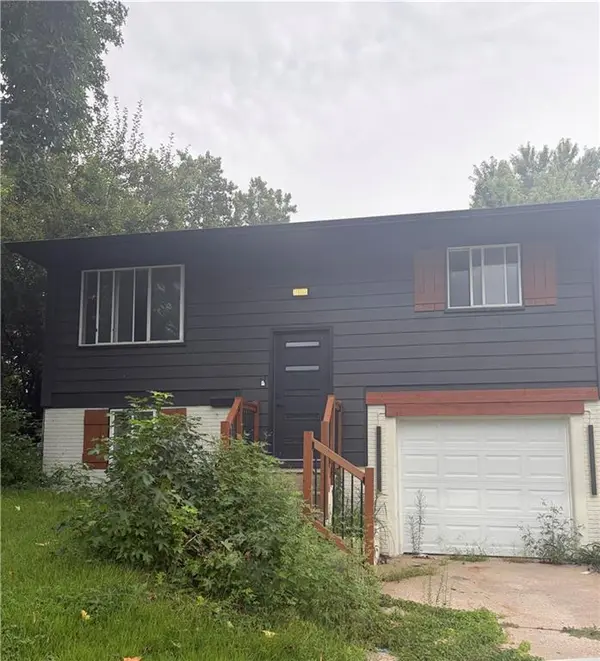 8632 E 97th TER, Kansas City, MO 64134