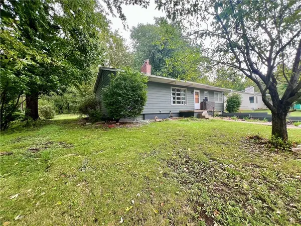 6612 W 85th ST, Overland Park, KS 66212