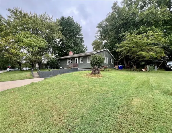 6612 W 85th ST, Overland Park, KS 66212