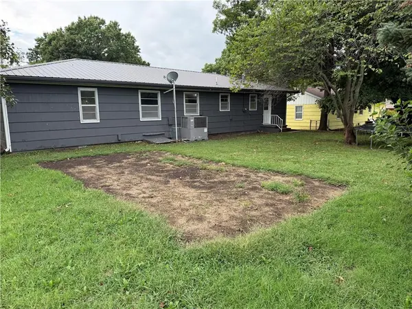 237 Kaw AVE, Garnett, KS 66032
