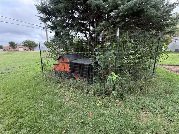 237 Kaw AVE, Garnett, KS 66032