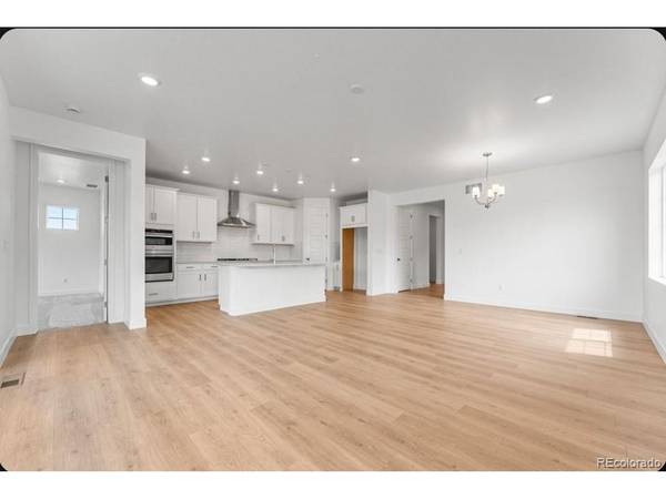 8954 Whiteclover, Littleton, CO 80125
