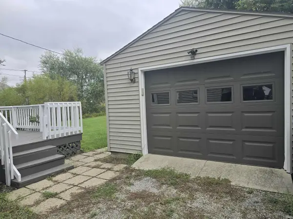 1155 Hartzell ST, New Haven, IN 46774