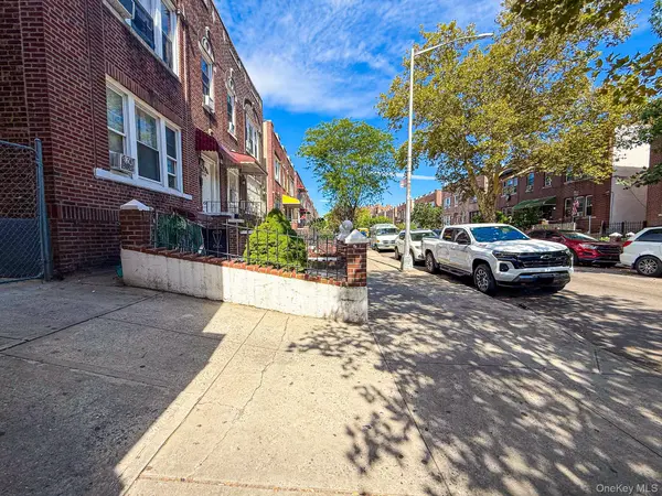 35-46 92nd ST, Jackson Heights, NY 11372