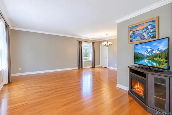 272 W 12th ST, Deer Park, NY 11729