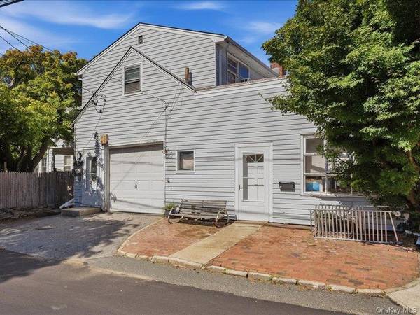 70 14th AVE, Sea Cliff, NY 11579