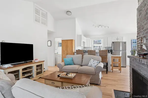 898 Dune RD, Westhampton Dunes, NY 11978