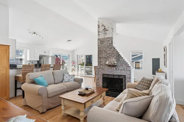 898 Dune RD, Westhampton Dunes, NY 11978