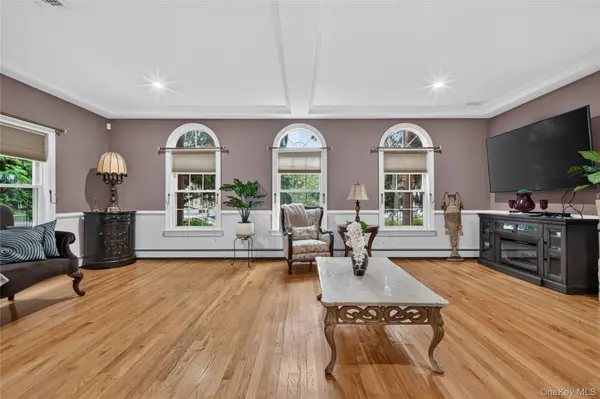 2021 Decatur AVE, North Bellmore, NY 11710