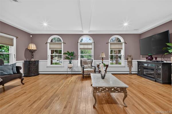 2021 Decatur AVE, North Bellmore, NY 11710