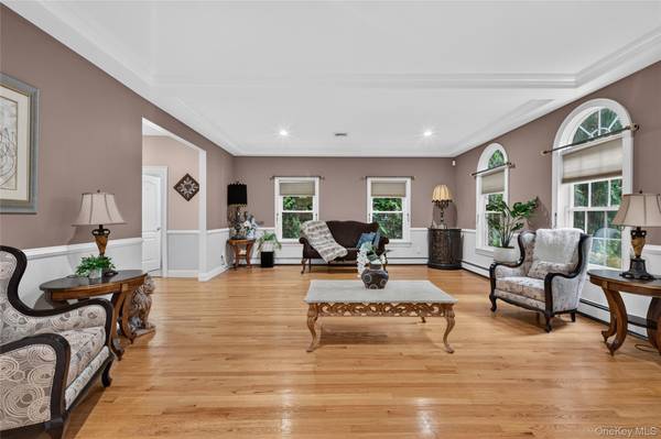 2021 Decatur AVE, North Bellmore, NY 11710