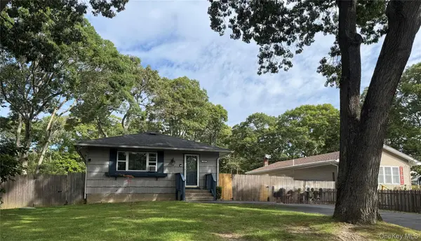 129 Shinnecock AVE, Mastic, NY 11950