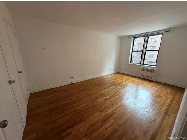 83-30 Vietor AVE #312, Elmhurst, NY 11373