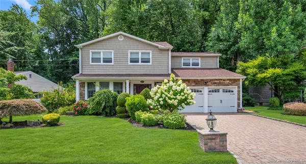 67 Reed DR, Roslyn, NY 11576