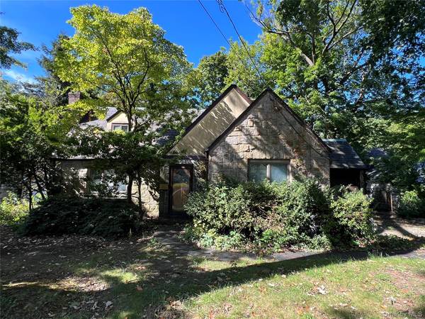116 Huntington RD, Port Washington, NY 11050