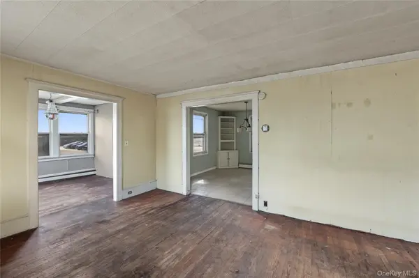 2 Willett AVE, Sayville, NY 11782