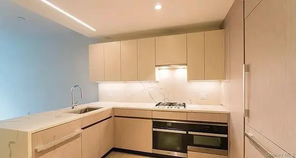 133-27 39th AVE #6K, Flushing, NY 11354
