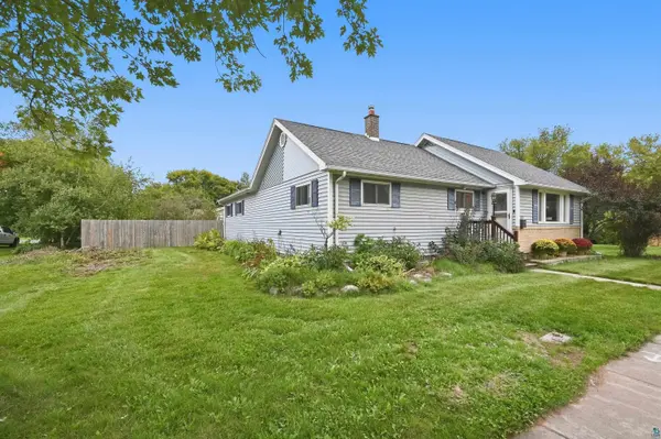1002 Catlin Ave, Superior, WI 54880