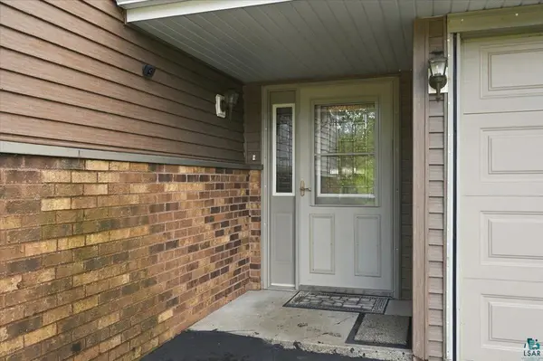 2010 E 10th St, Superior, WI 54880