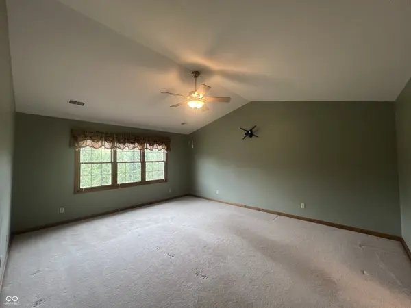 13010 E Otter Creek LN, Columbus, IN 47203