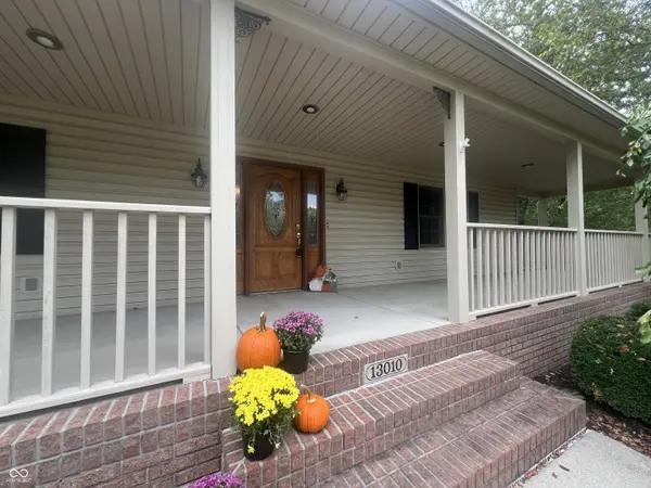 13010 E Otter Creek LN, Columbus, IN 47203