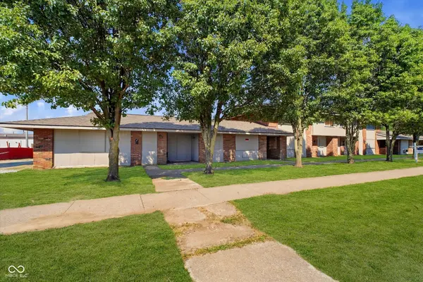 7020 - 7032 Twin Oaks DR, Indianapolis, IN 46226