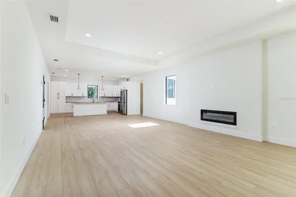 7905 N GREENWOOD AVE, Tampa, FL 33604