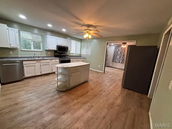 315 N Center ST, Hunnewell, MO 63443