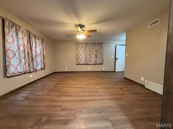 315 N Center ST, Hunnewell, MO 63443