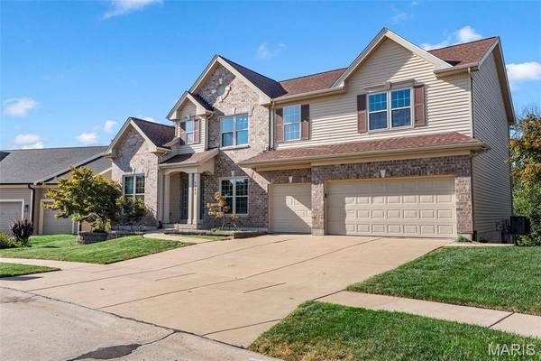 1045 Hawkins Bend DR, Fenton, MO 63026