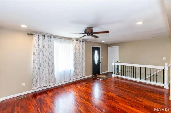 816 Sun Valley S, Arnold, MO 63010