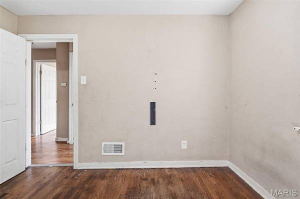 321 Atwater AVE, St Louis, MO 63135