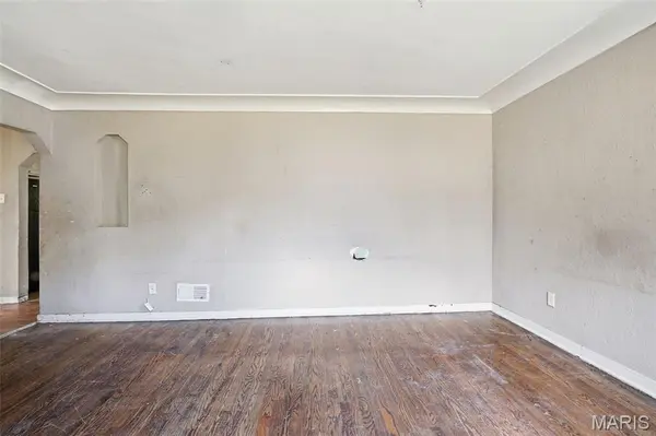 321 Atwater AVE, St Louis, MO 63135
