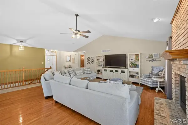 20 Glory DR, Highland, IL 62249