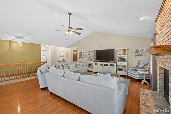 20 Glory DR, Highland, IL 62249