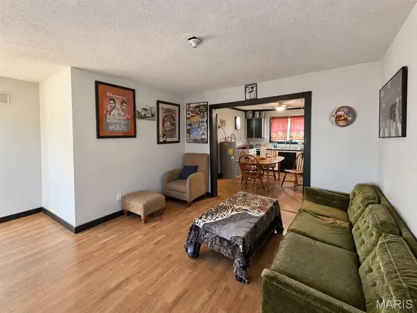 212 W Pulaski ST, Richland, MO 65556
