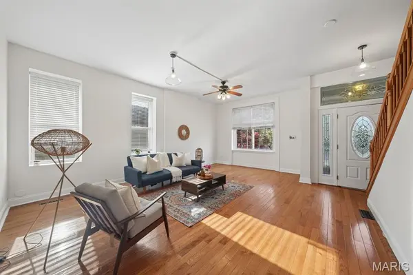 2241 Shenandoah AVE, St Louis, MO 63104
