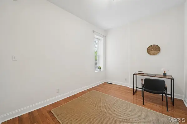 2241 Shenandoah AVE, St Louis, MO 63104